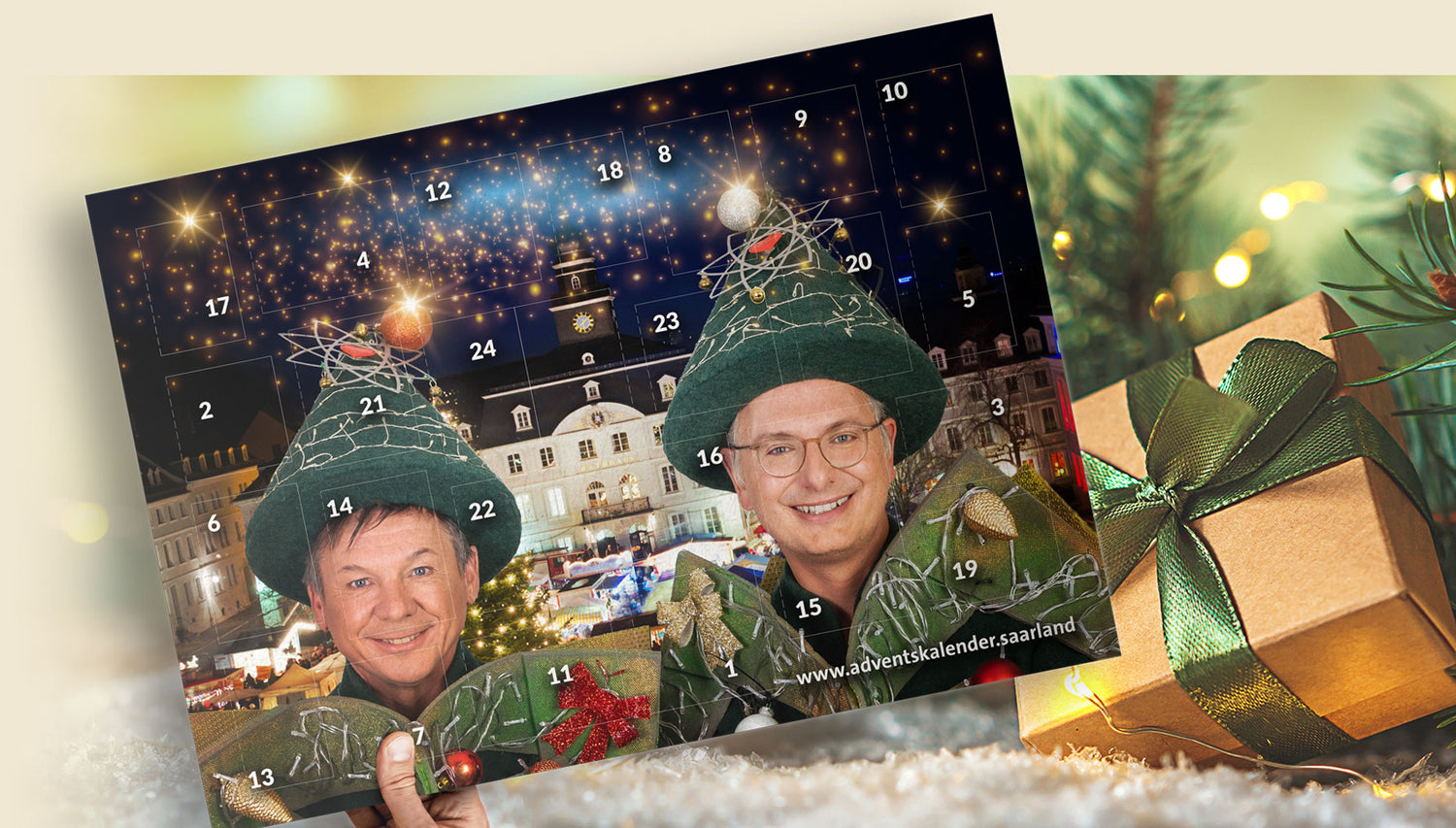 Der Saarland Adventskalender mit Eberhard Schilling und Michael Friemel und dem alten Saarbrücker Rathaus wird dargestellt